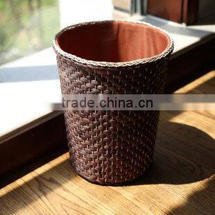 Linyi hotsale willow trash can baskets with handle from manufacturer