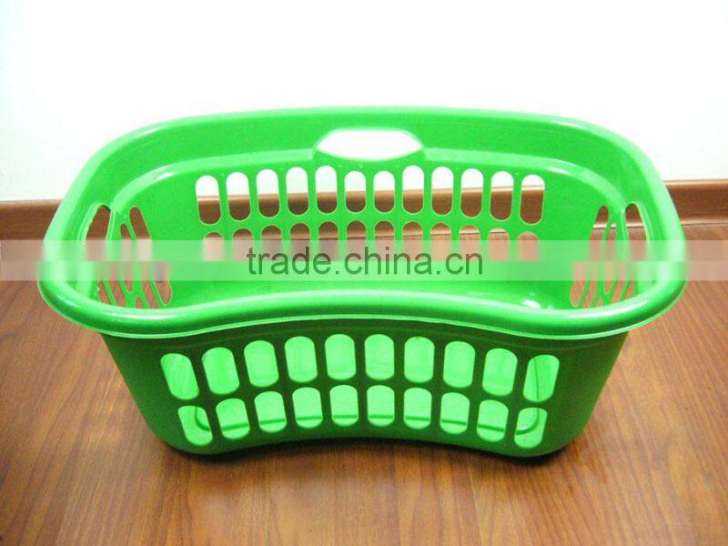 Plastic laundry basket hamper
