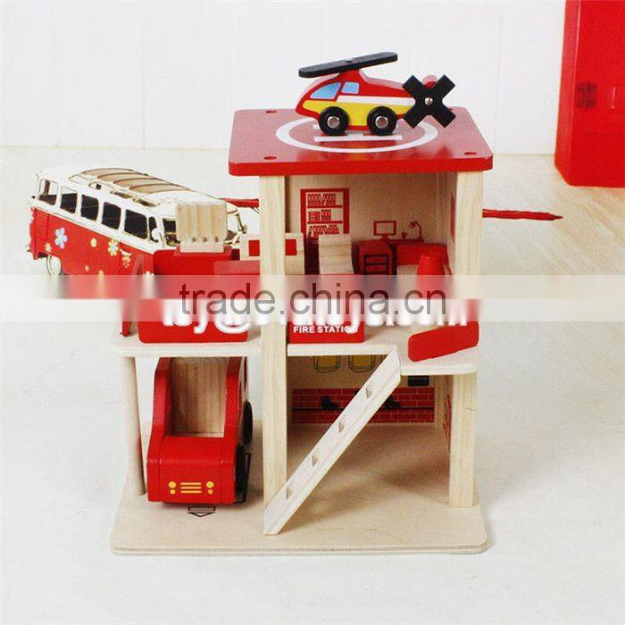 2017 New products funny parking toy boys wooden toy fire station W04B030