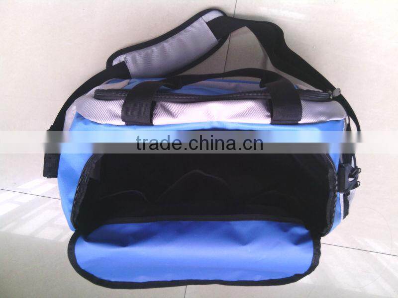 travel bag with adjustable shoulder strap with shoe bag