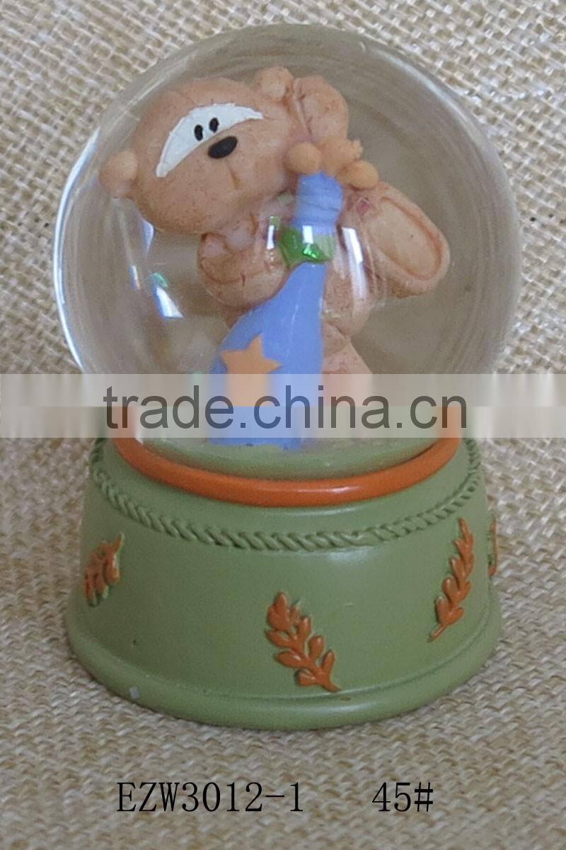 Hot sale cute and simple design different bear figurines snow globes for sale