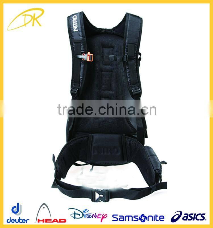 2016 Fshion Black Skateboard Backpack for Snow Skiing