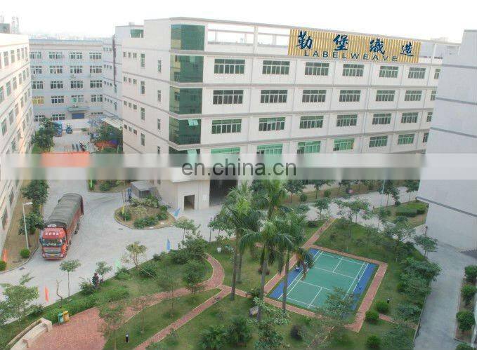 beautiful and soft surface T-shirt cheap woven label