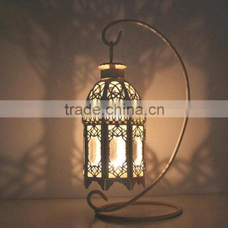 Indoor outdoor Garden /Decorative classic metal candle Lantern Candy can be held in