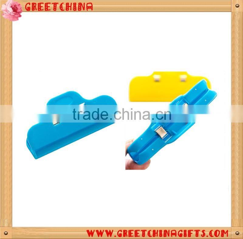 Funny kitchenware plastic food sealing clip/snacks sealing clamp