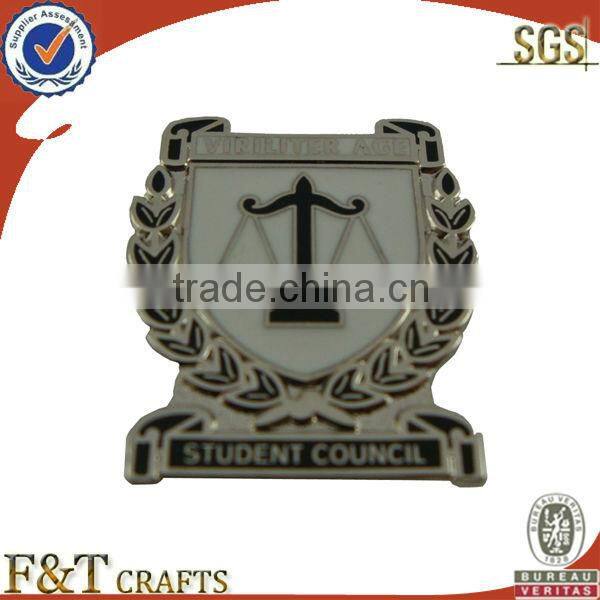Factory making custom lapel pins cheap in China