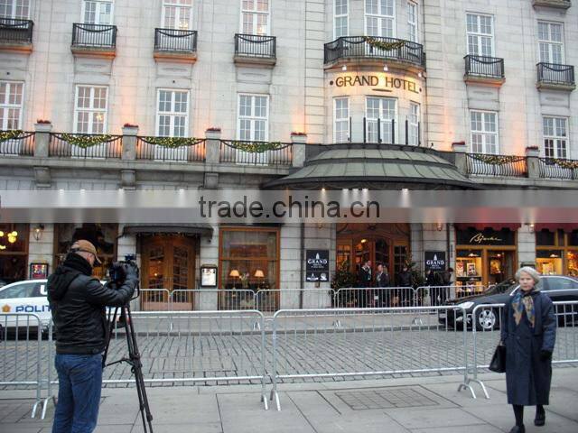 Security crowd control barrier fence/color coated temporary barrier fence