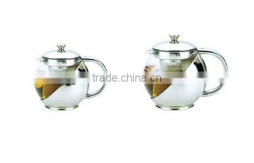 clear glass water pitcher with handle