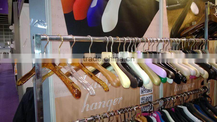 pink plastic hanger with rubber coated for high end clothes