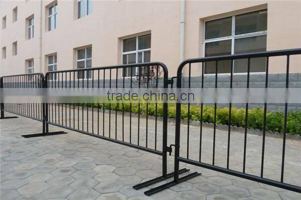 removable barrier fence