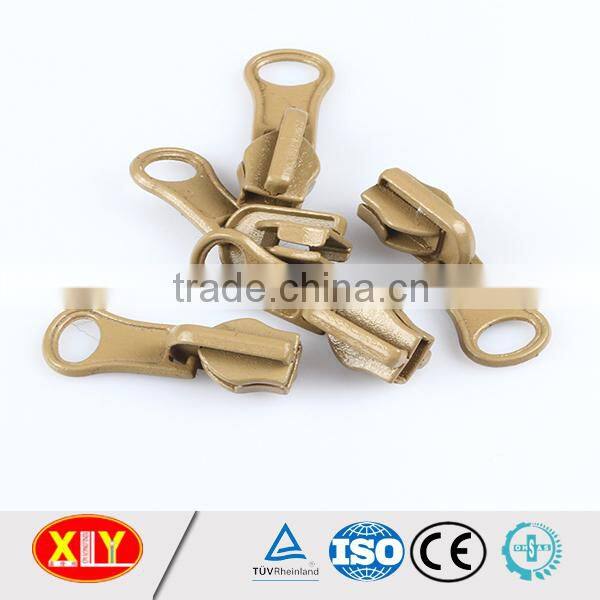 Custom rubber silicone auto lock zip puller