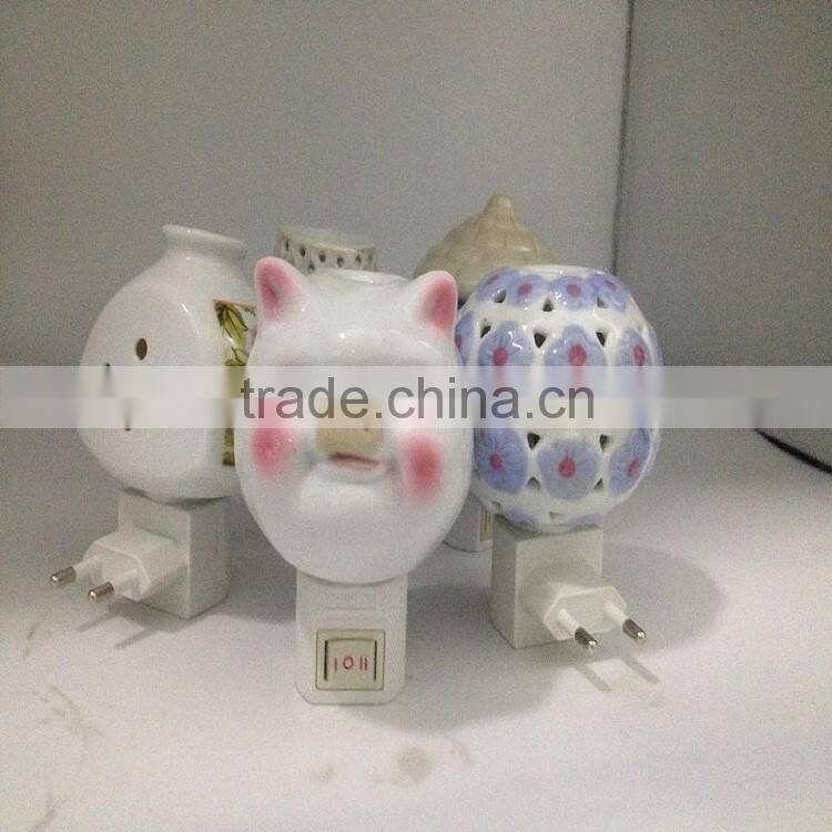 Modern ceramic table lamp with big smile for indoor lighting