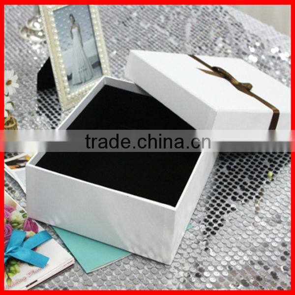 White Luxury Custom Paper Apparel Box Handmade