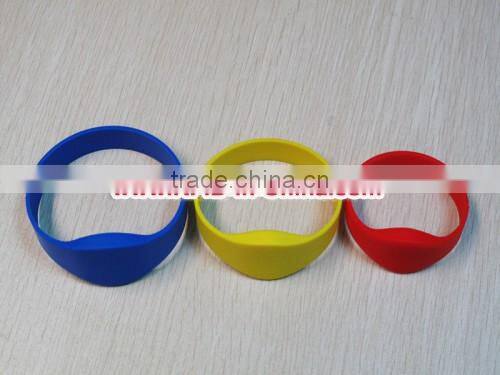 Wholesale RFID Customized Rubber Wristbands, Waterproof RFID Plastice Wristbands for Festival Events