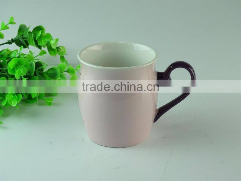 Stocked 350ml colorful glazed ceramic coffee mug/cup with special handle standard for daily use