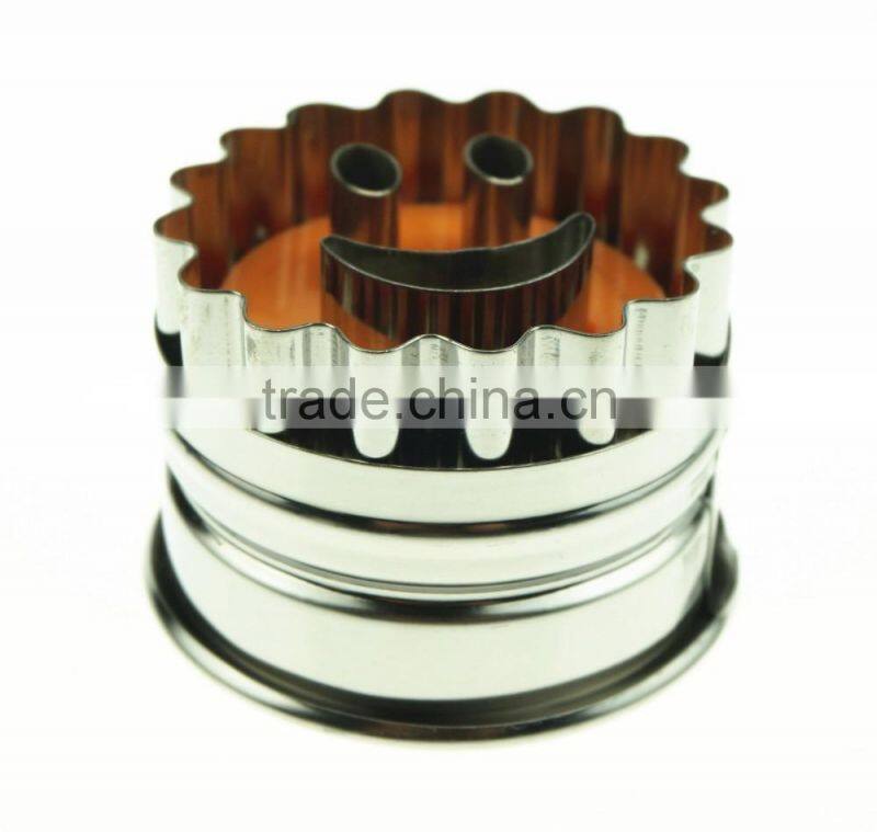 47074 Cake Pan Smile Shape Cookie Cutters Press Mold Biscuit Decorating Tools