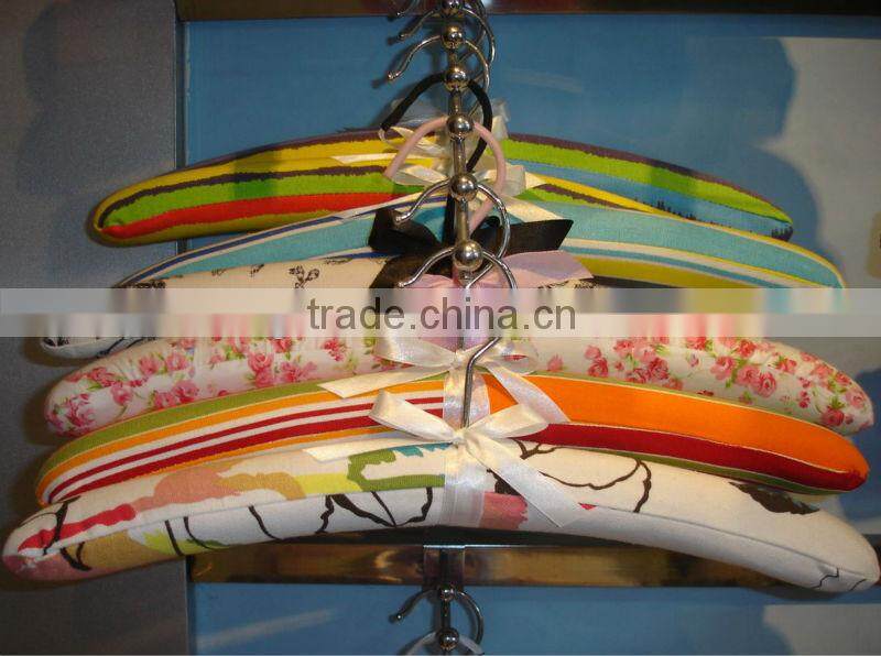 EM1308-002 promotions gift satin hanger classic underwear hanger