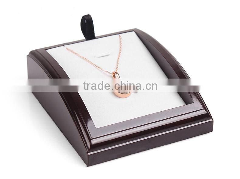 Custom New Design Luxury Resin Mannequin Body Jewelry Holder Display for Necklace Pendant S1319