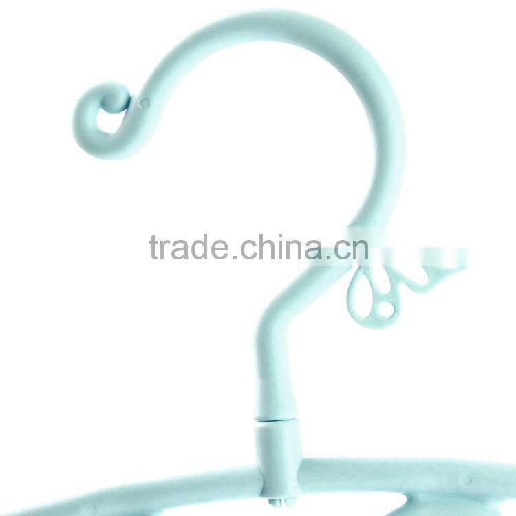beautiful butterfly shape plastic rotating clothes hanger