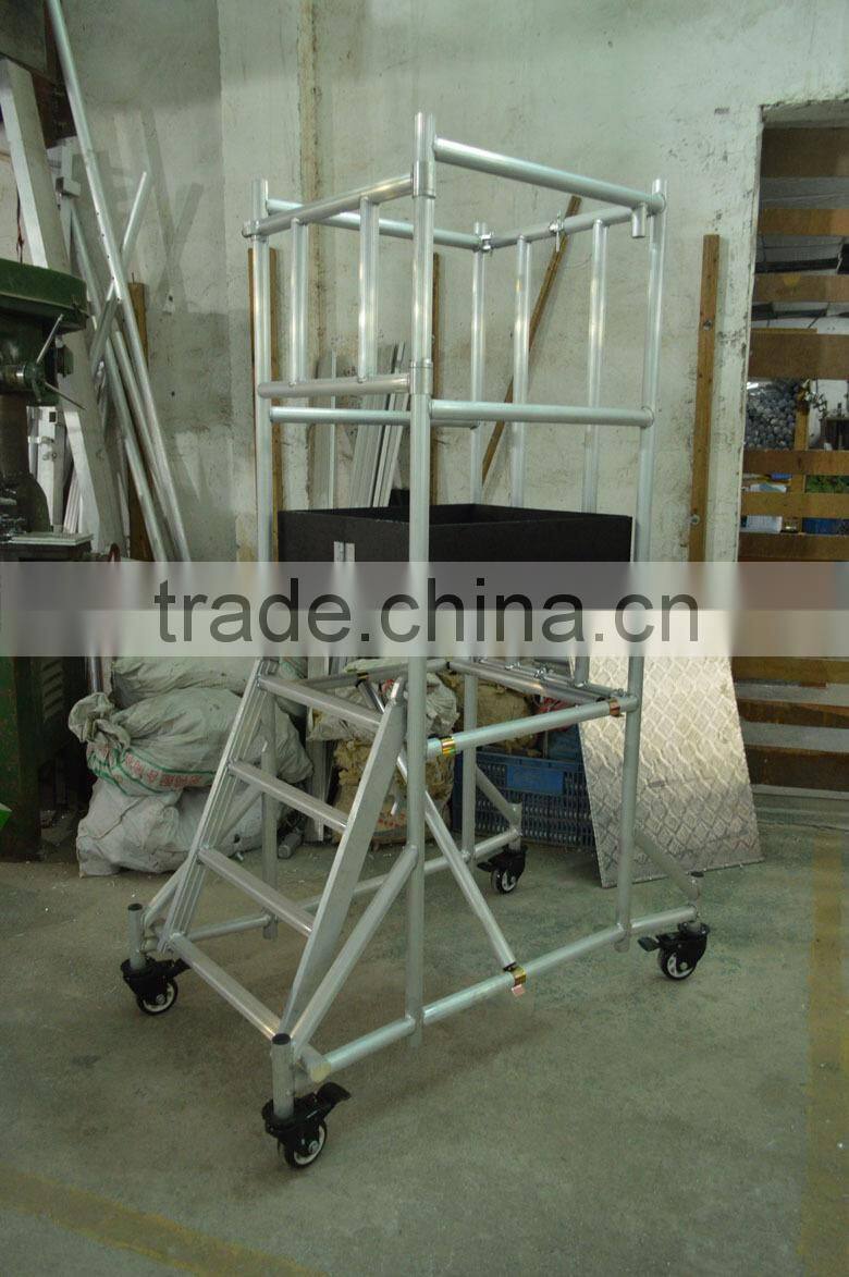 Folding aluminum scaffolding