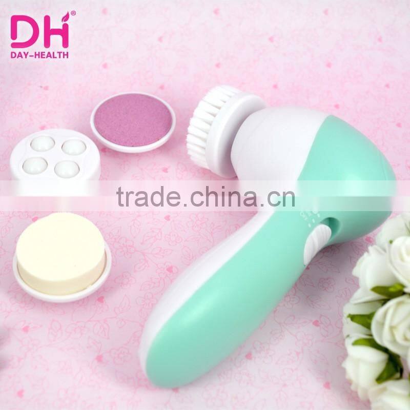 Personal sonic facial cleansing brush