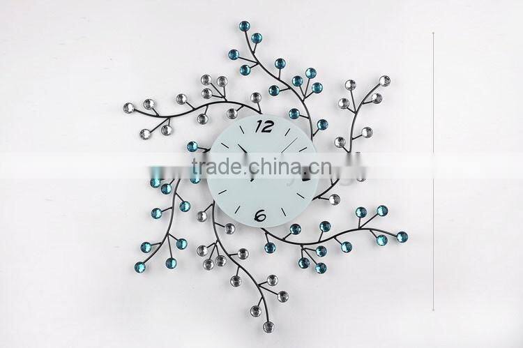 2015 China wrought iron decorative wall clock with diamond