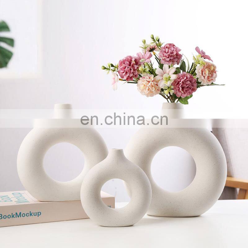 Black Circular Hollow Ceramic Vase Donuts Nordic Flower Pot Home Decoration Accessories Office Living Room Interior Decor