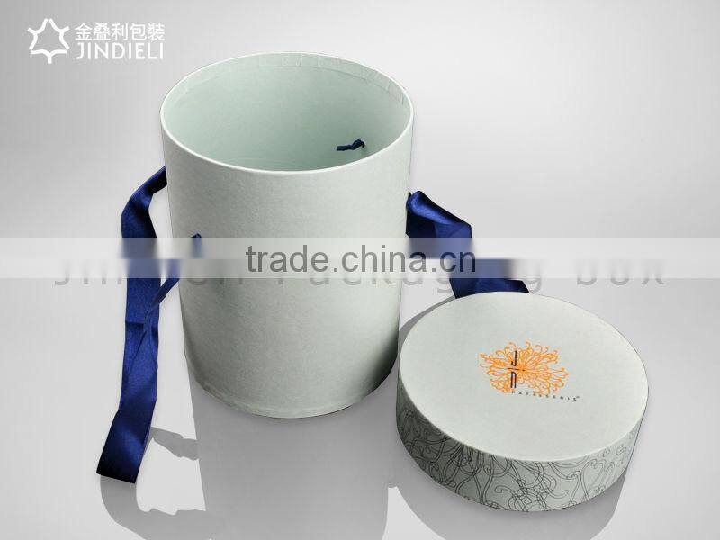 Round cardboard gift boxes