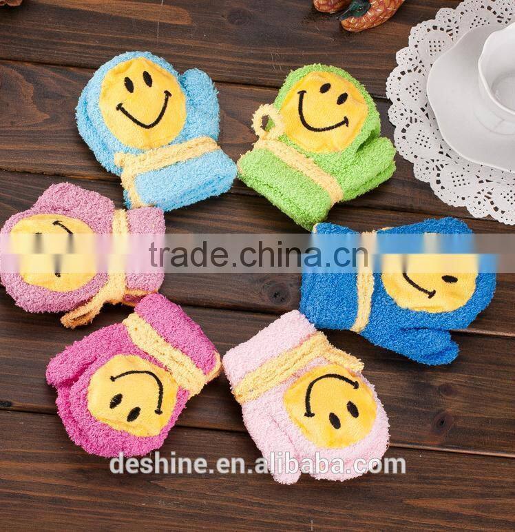 wholesale smile pattern baby magic gloves ST126