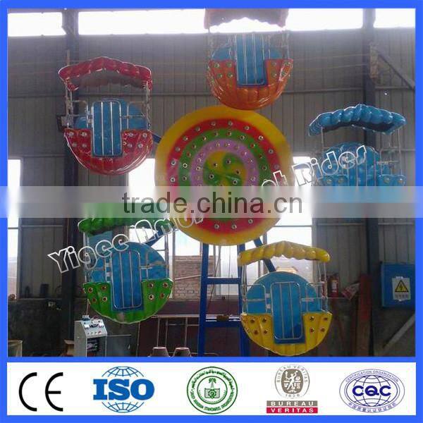 Theme park ride mini ferris wheel