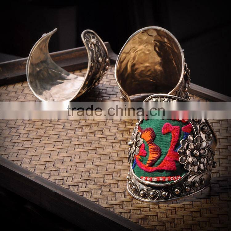 2016 new arrival cheap wholesale hmong bracelets vintage women bracelets