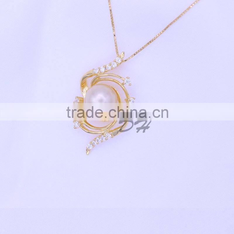 2016 New Arrival Factory Price Golden Pearl Pendant With Necklace