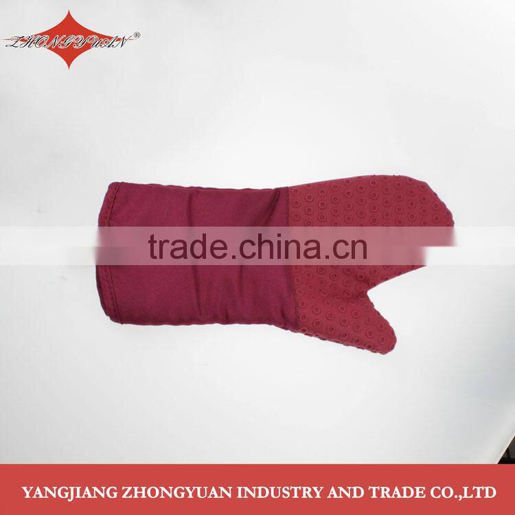 Fashionable silicone household oven glove with fabric