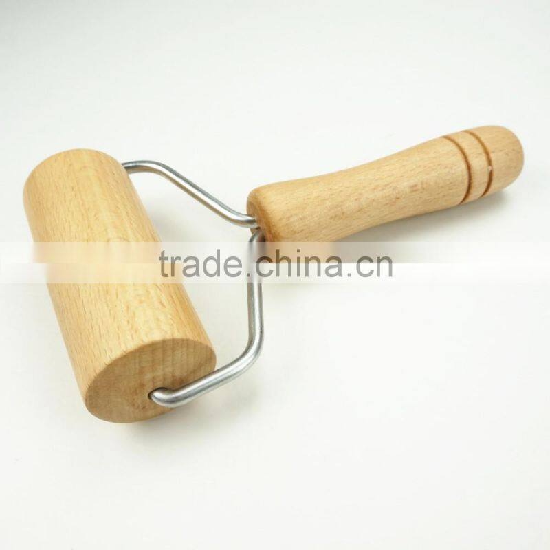 22028 wooden pastry pizza rollers