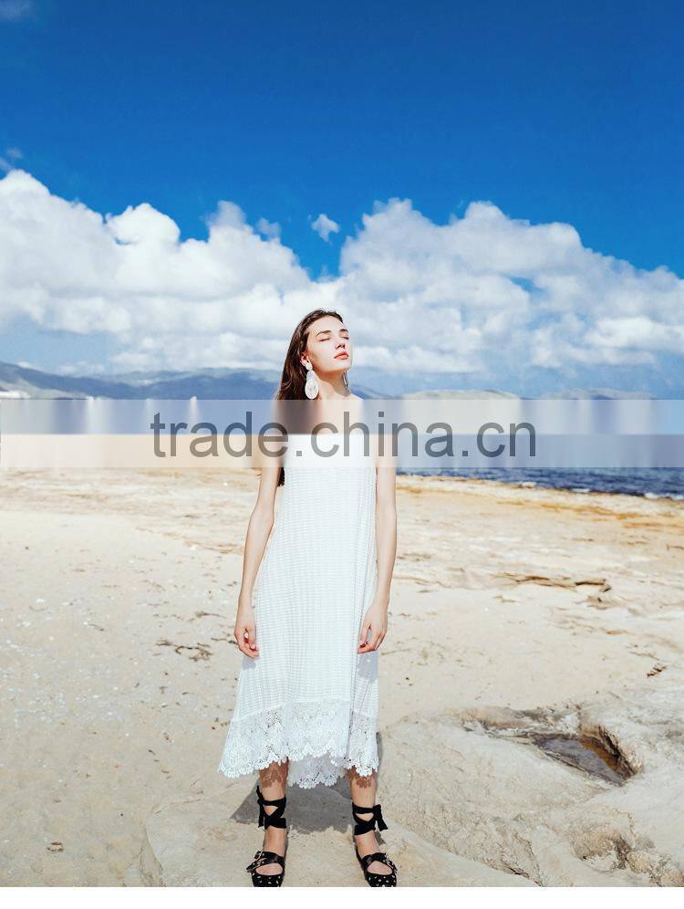 2017 new design high grade white lace stitching beach dress low-neck loose and comfortable sling elegant summer dress for women