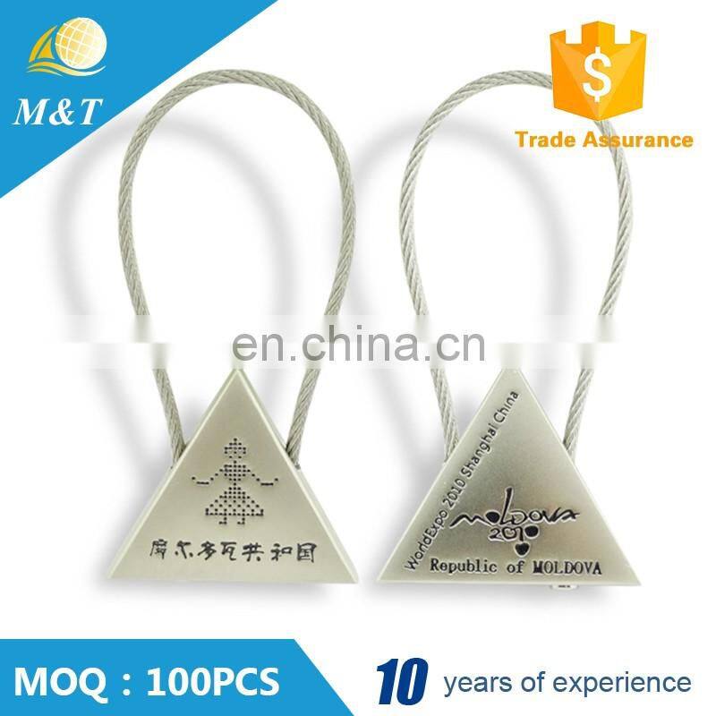 2016 promotional unique custom metal keychain