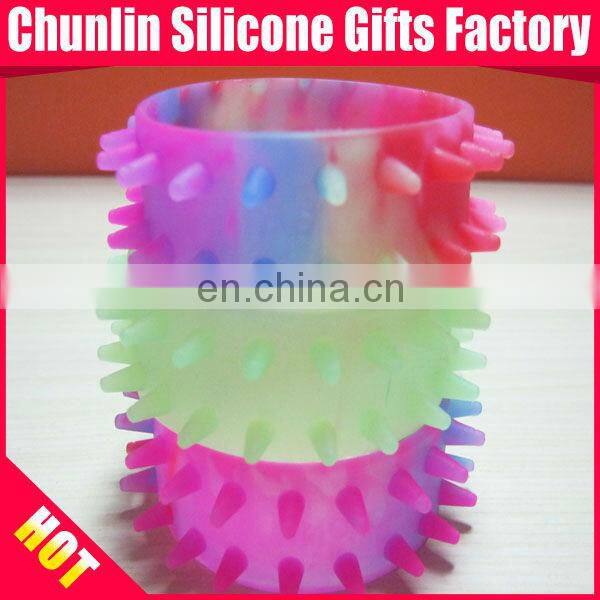 Lovely Glitter Silicone Bracelet with Heart for Lover.