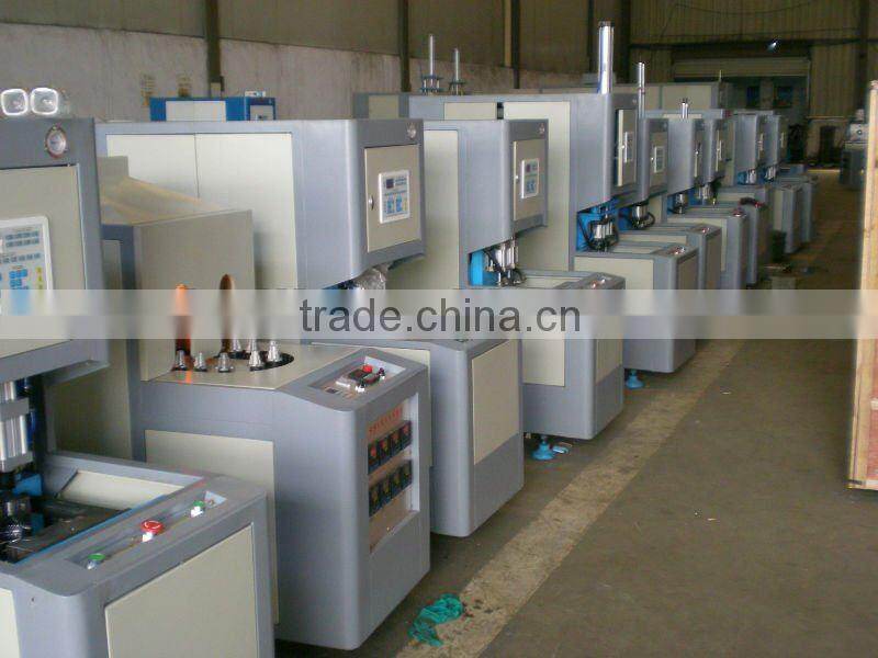 PET bottle blow moulding machine