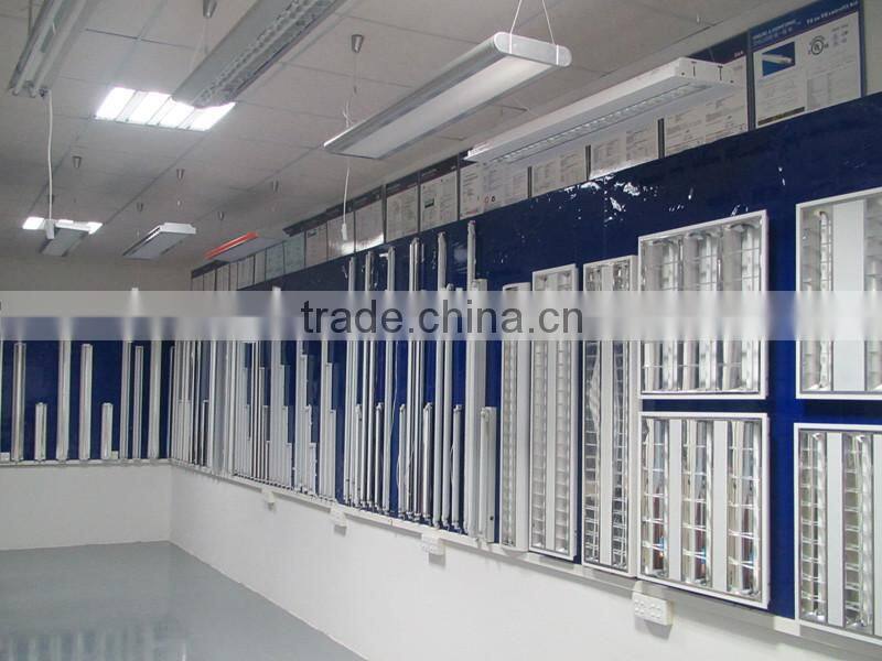 T8 to T5 fluorescent lamp adapter with reflector UL listed
