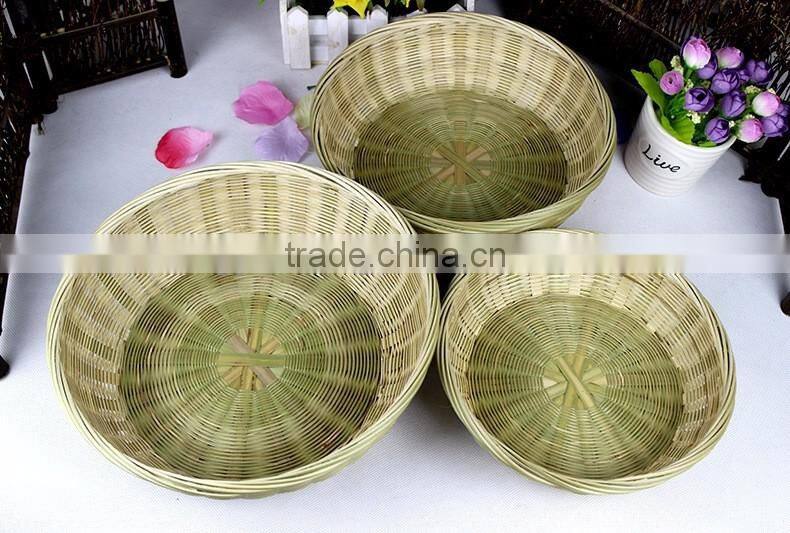 Weaving fresh vegetable and fruit bamboo storage basket