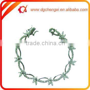 fashion link bracelet with garland charm