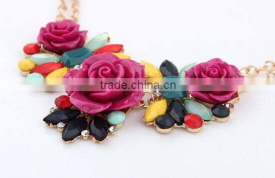 New Hot Selling Flower Choker Collar Vintage Pendant Statement Necklace Women