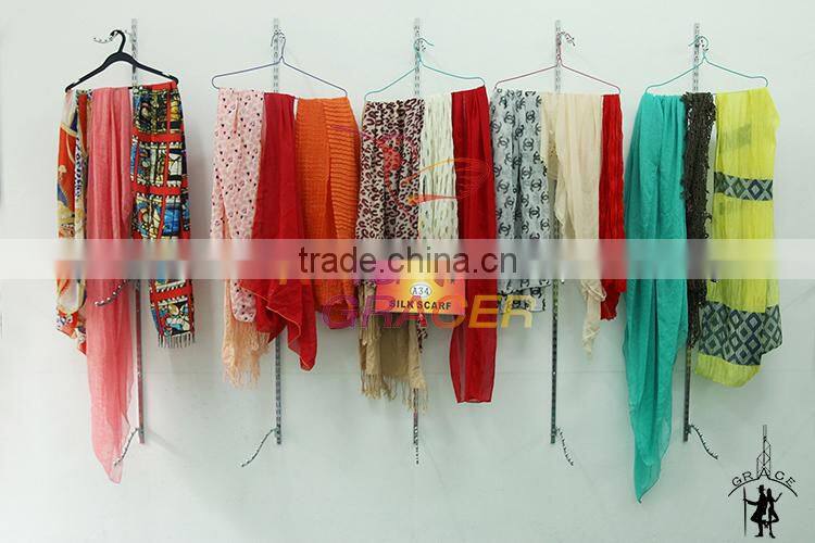 Stock Second Hand Bales 100Kg Ladies Silk Scarf used clothing warehouse
