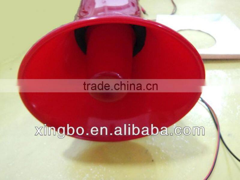 Portable amplifier XB-629 with microphone in speaker for vendors