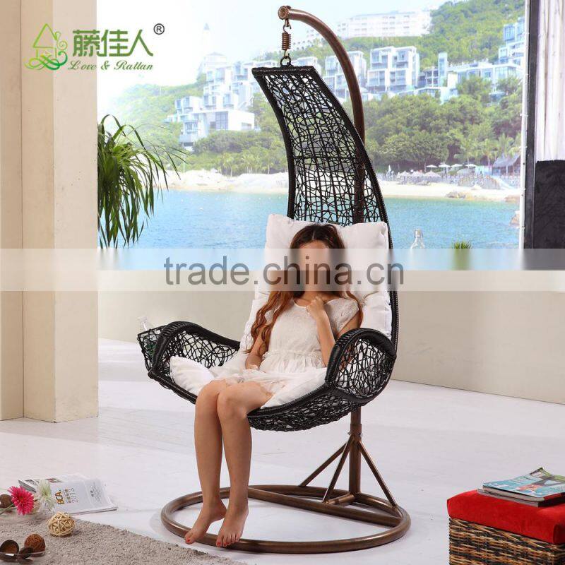 Stylish Cocoon hanging tree bed