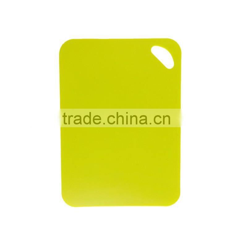 2016 hot selling antimicrobial non slip flexible pp chopping board cutting board set