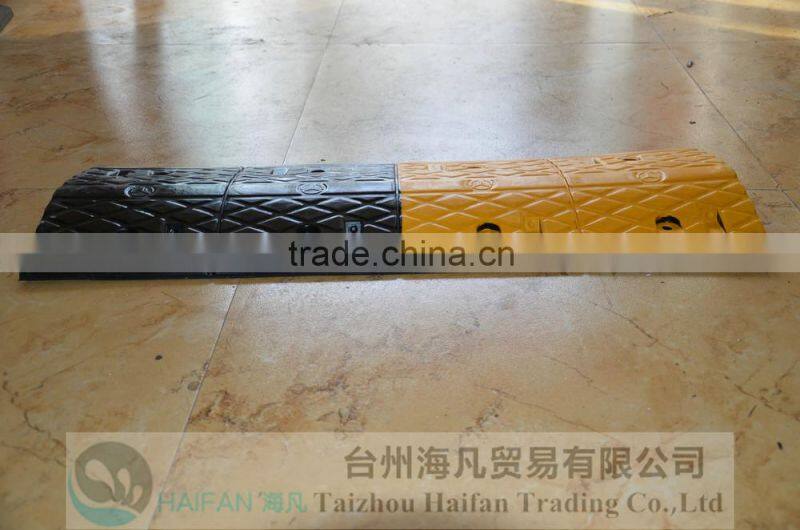 1000*350*50mm Durable Reflective Speed hump for Crossroads/High quality hot sell rubber speed bump used in Intersection