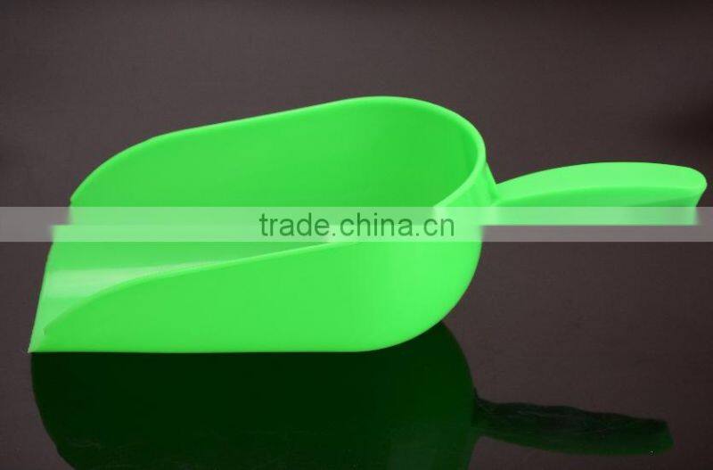 Durable poultry plastic feed shove ,poultry feed shove,feeding shovel for animal
