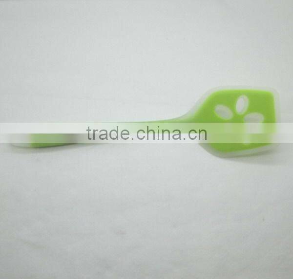 Silicone Turner with Flower Pattern CK-3049-2