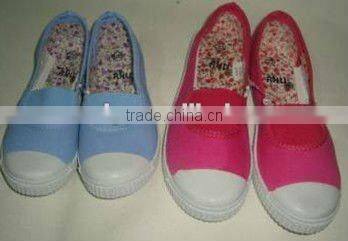 Teener canvas shoes